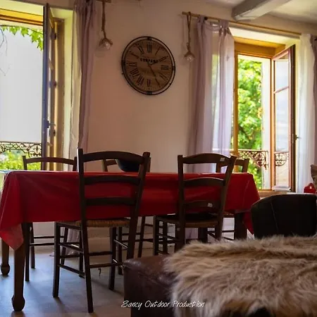 Les Tilleuls ベス・エ・サンタナステーズ