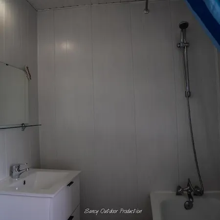 アパート Les Tilleuls ベス・エ・サンタナステーズ