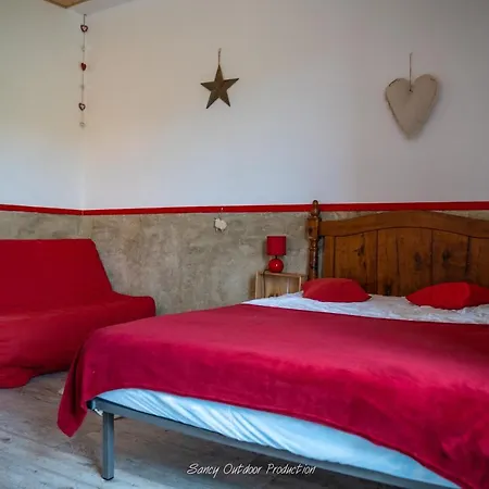 アパート Les Tilleuls ベス・エ・サンタナステーズ