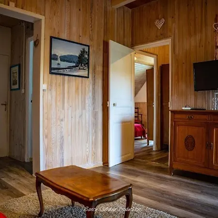 アパート Les Tilleuls ベス・エ・サンタナステーズ