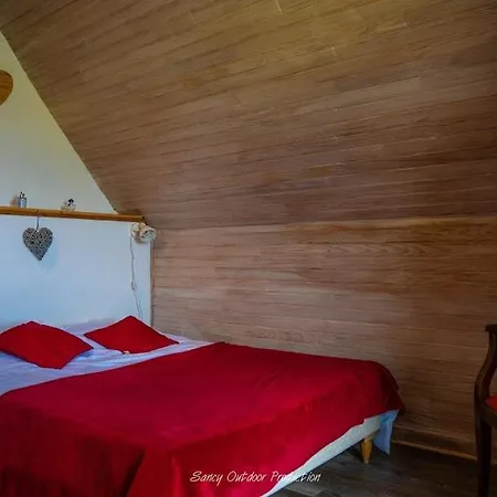 アパート Les Tilleuls ベス・エ・サンタナステーズ